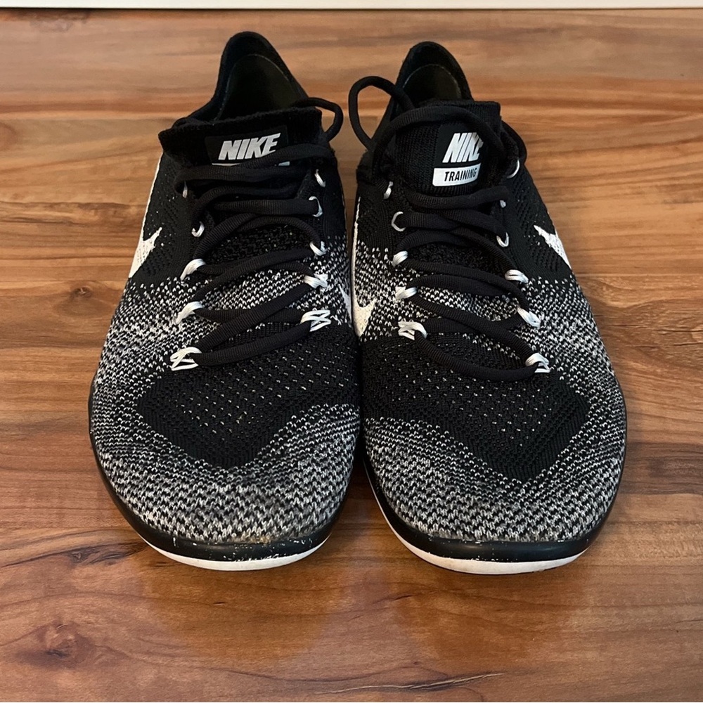 Nike Men's Black and White Training Shoes